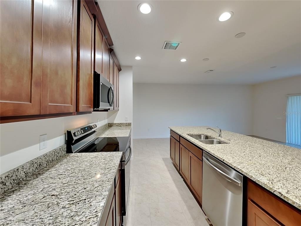 1615 Cloudy Court - Photo 3