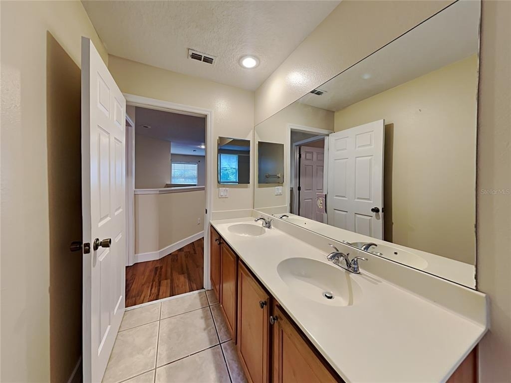 589 Errol Parkway - Photo 18
