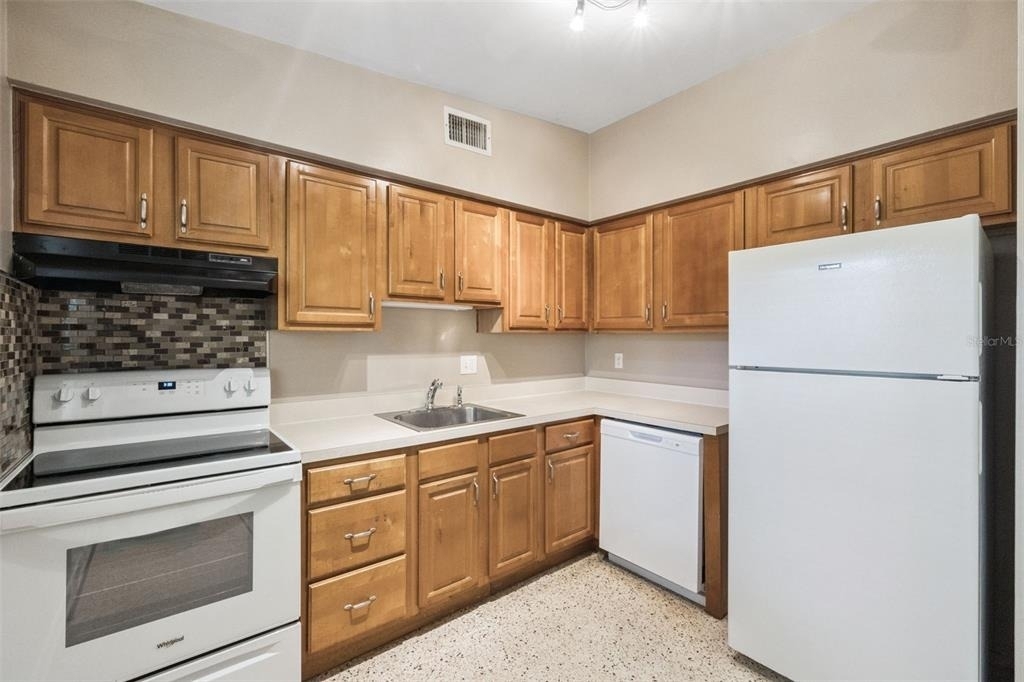 1416 Beatrice Drive - Photo 5