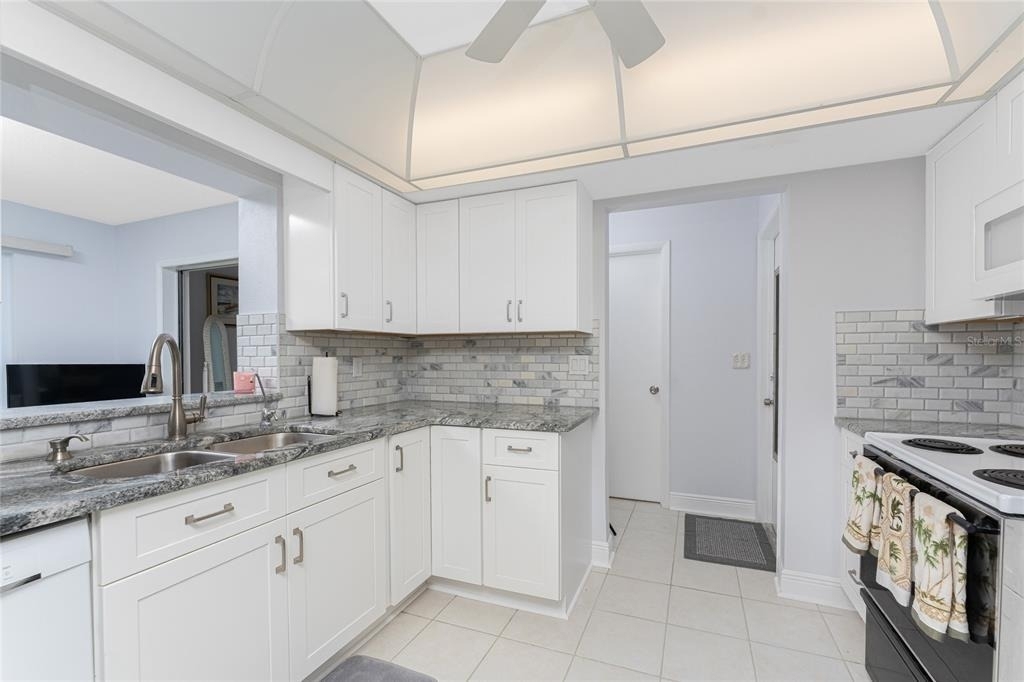1720 Florence Avenue - Photo 11