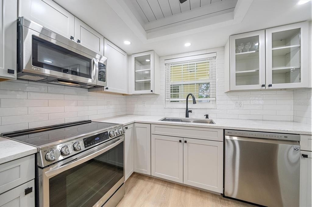 5865 Tidewood Avenue - Photo 7