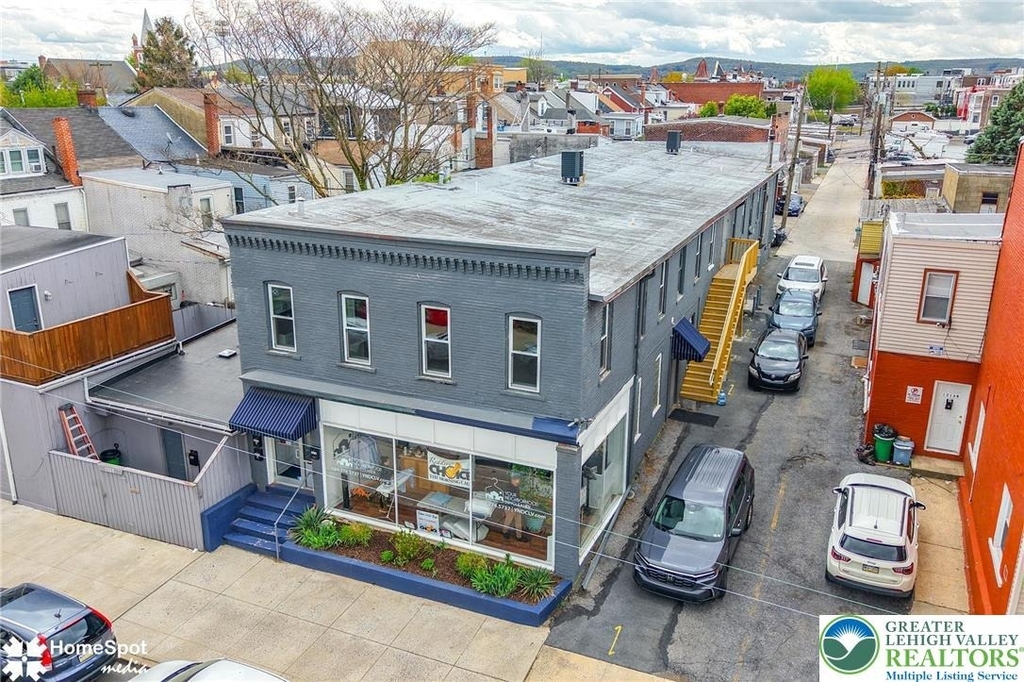 1210 W Turner Street - Photo 0