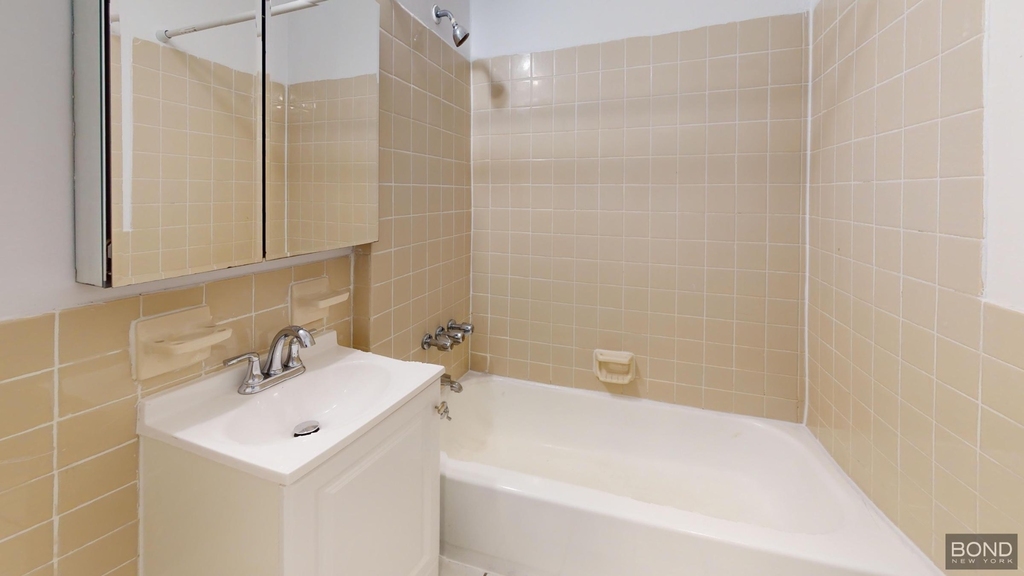 947 1st Avenue  - Photo 4