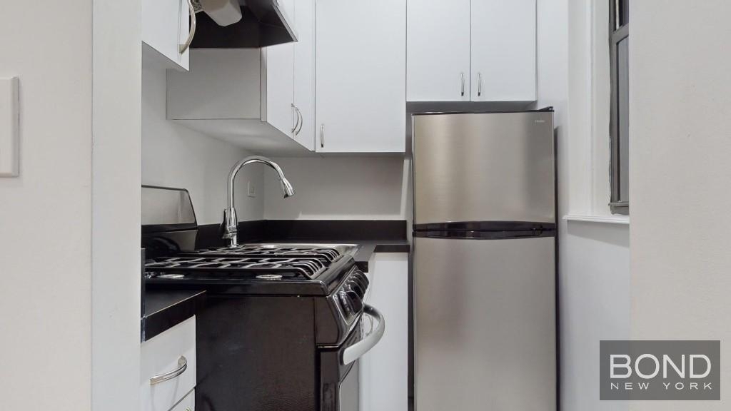 140 East 46th Street  - Photo 2