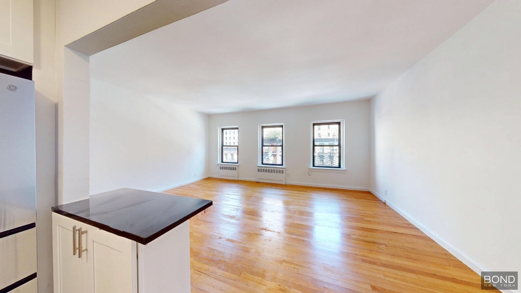 947 1st Avenue  - Photo 0