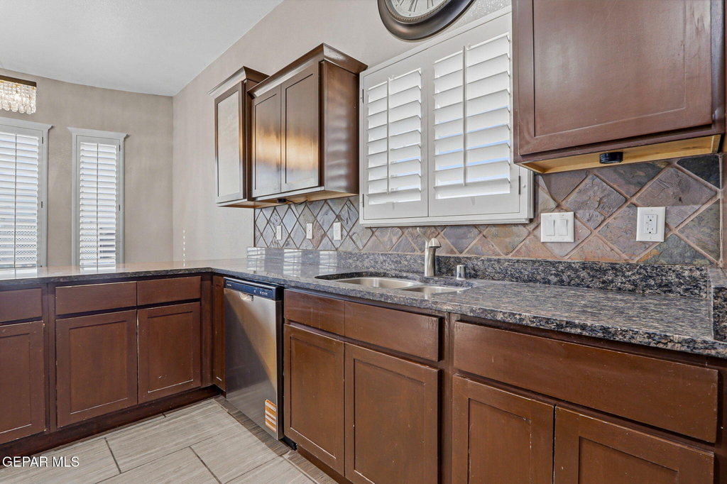 14293 Meadow Lake Avenue - Photo 14