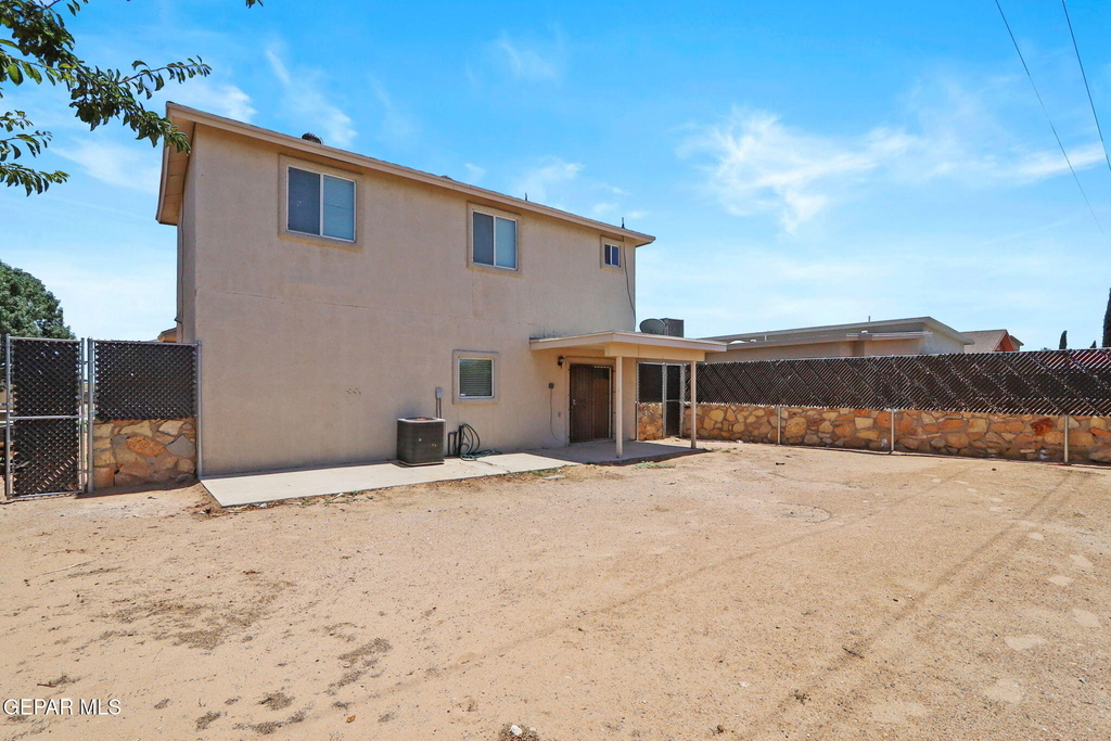 2057 Shreya Street - Photo 37