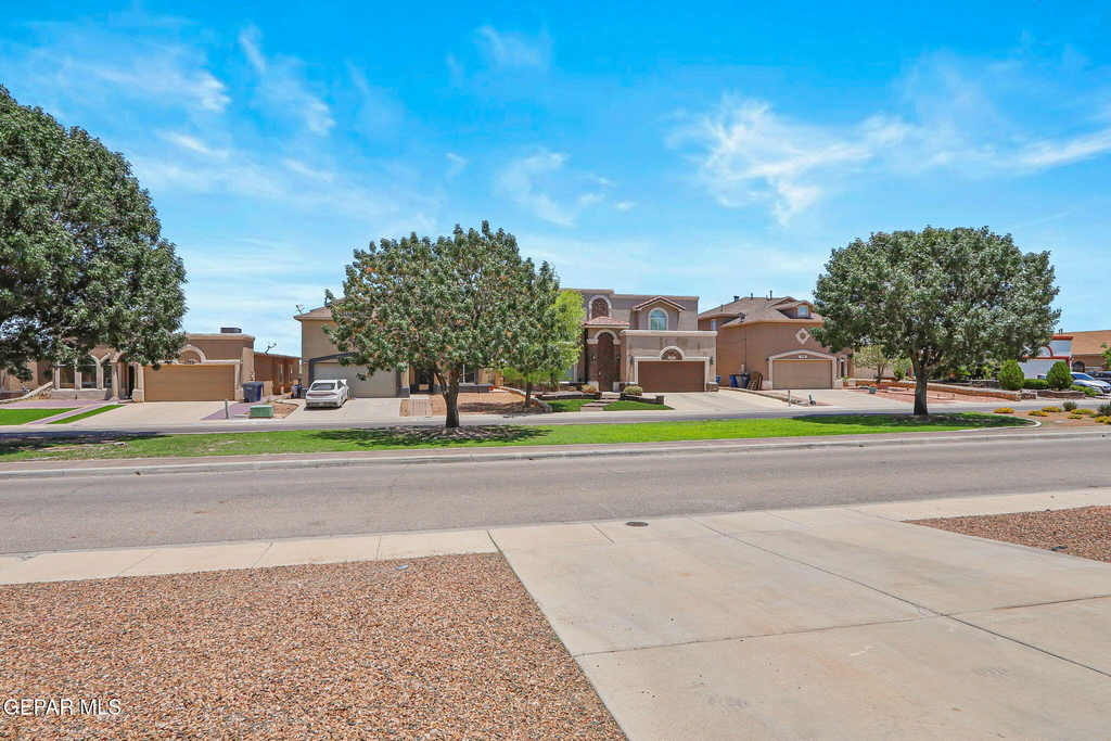 2057 Shreya Street - Photo 3