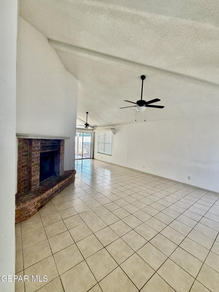 1468 Plaza Verde Drive - Photo 2