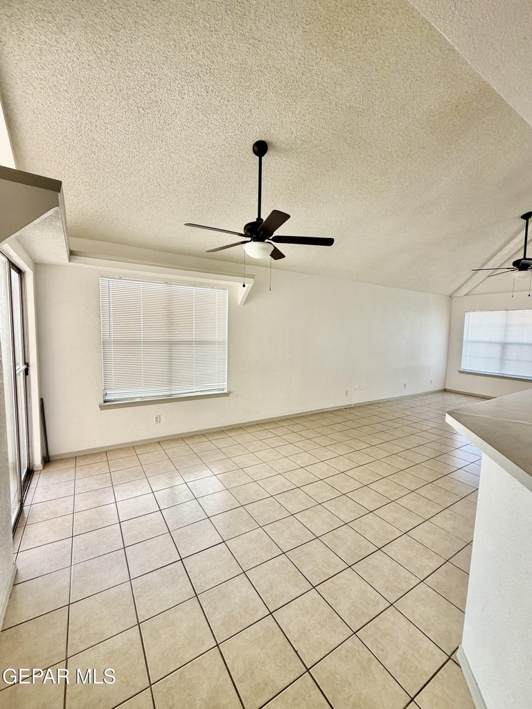 1468 Plaza Verde Drive - Photo 4