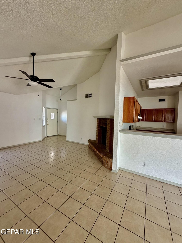 1468 Plaza Verde Drive - Photo 3