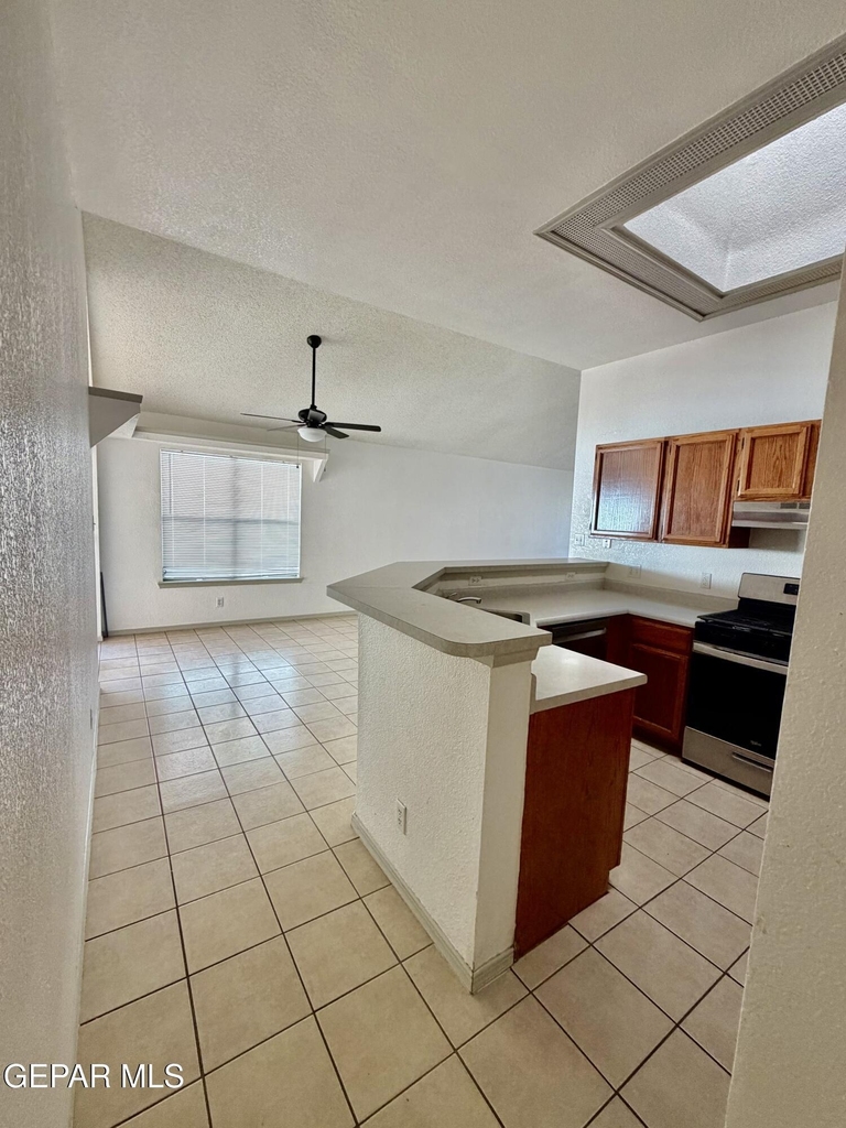 1468 Plaza Verde Drive - Photo 6