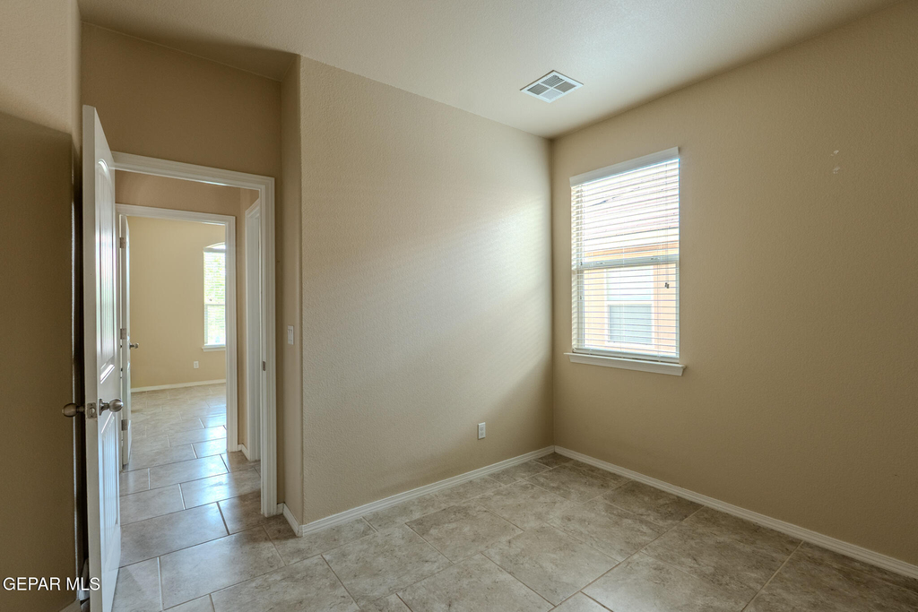 12485 Knightsbridge Drive - Photo 9