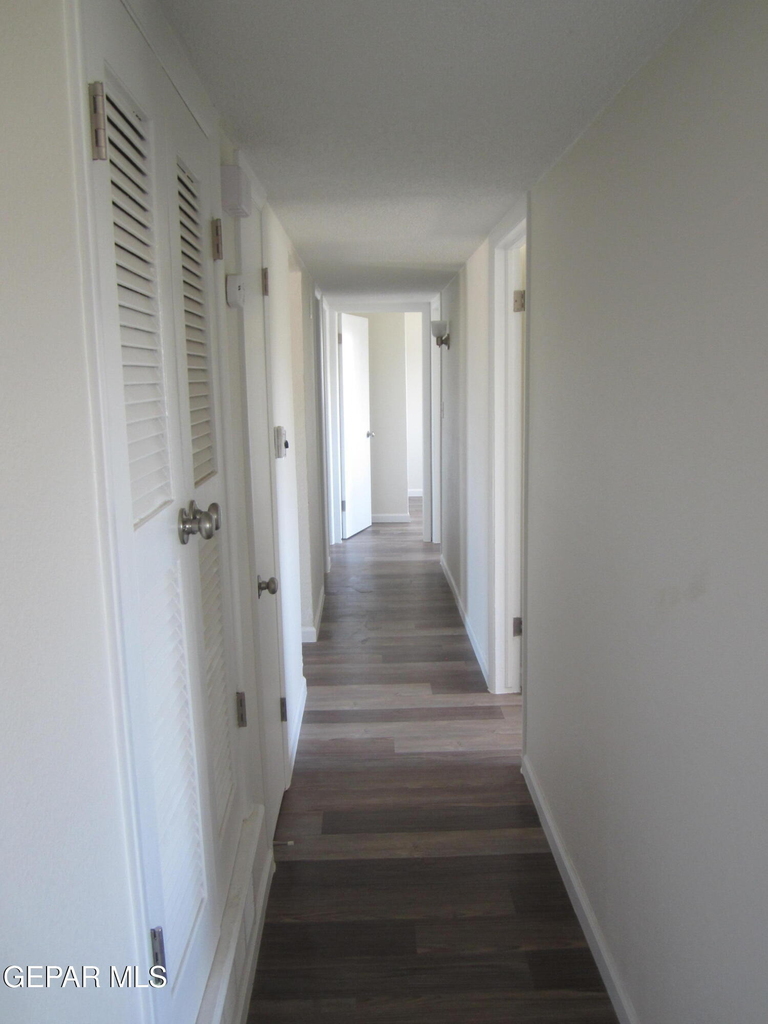 305 Corvena Way - Photo 32