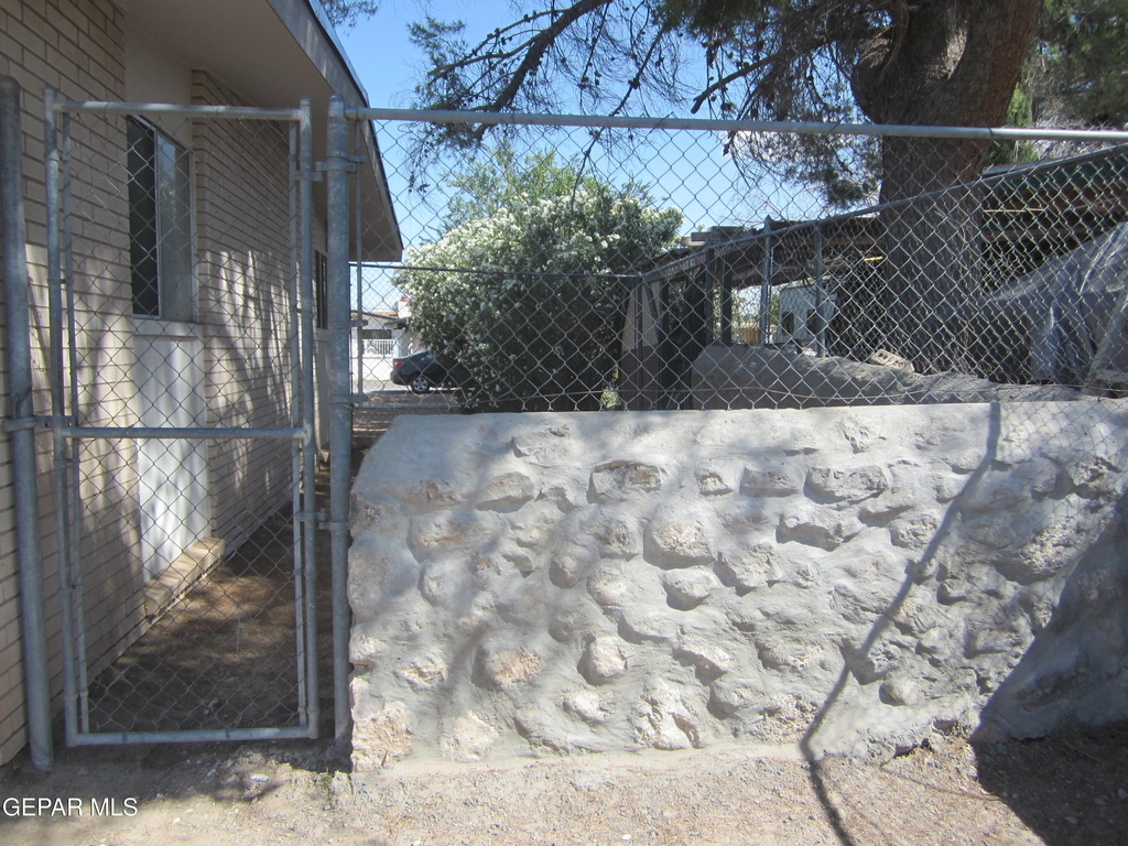 305 Corvena Way - Photo 30