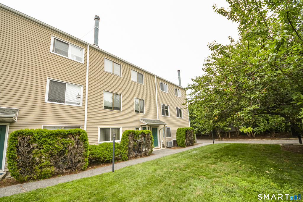 31 Stuart Avenue - Photo 1