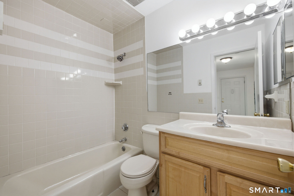 255 Strawberry Hill Avenue - Photo 19