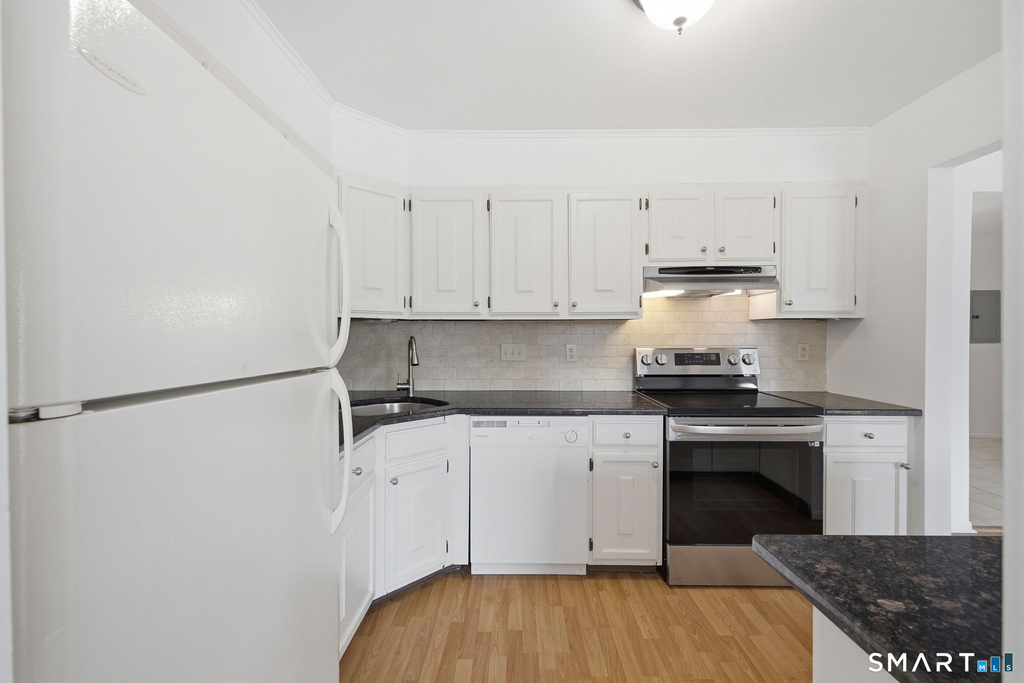 255 Strawberry Hill Avenue - Photo 8