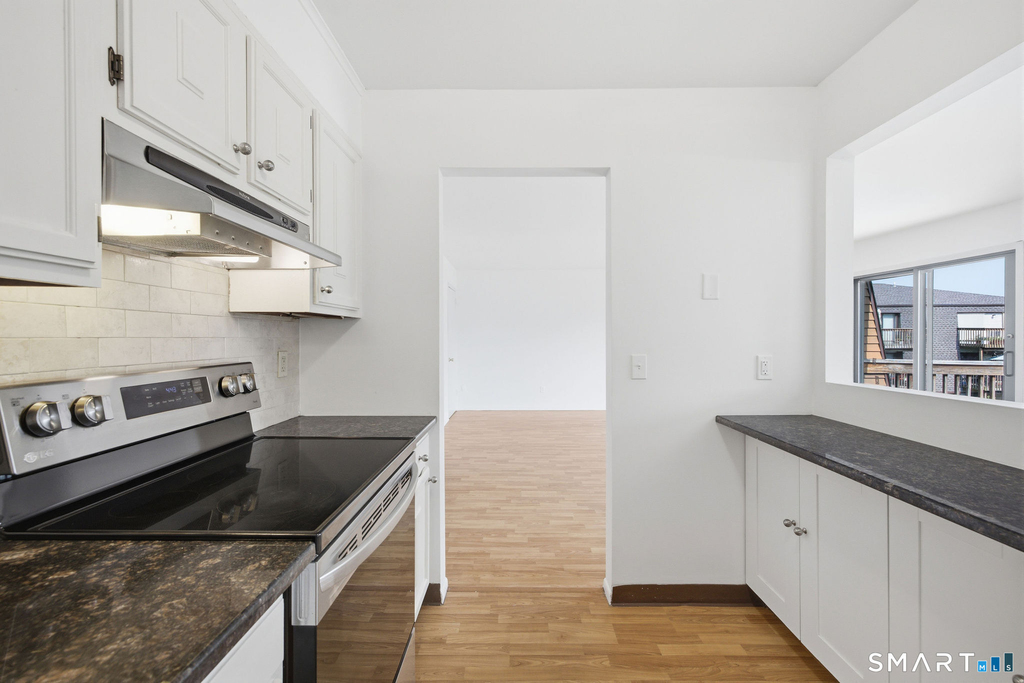 255 Strawberry Hill Avenue - Photo 10