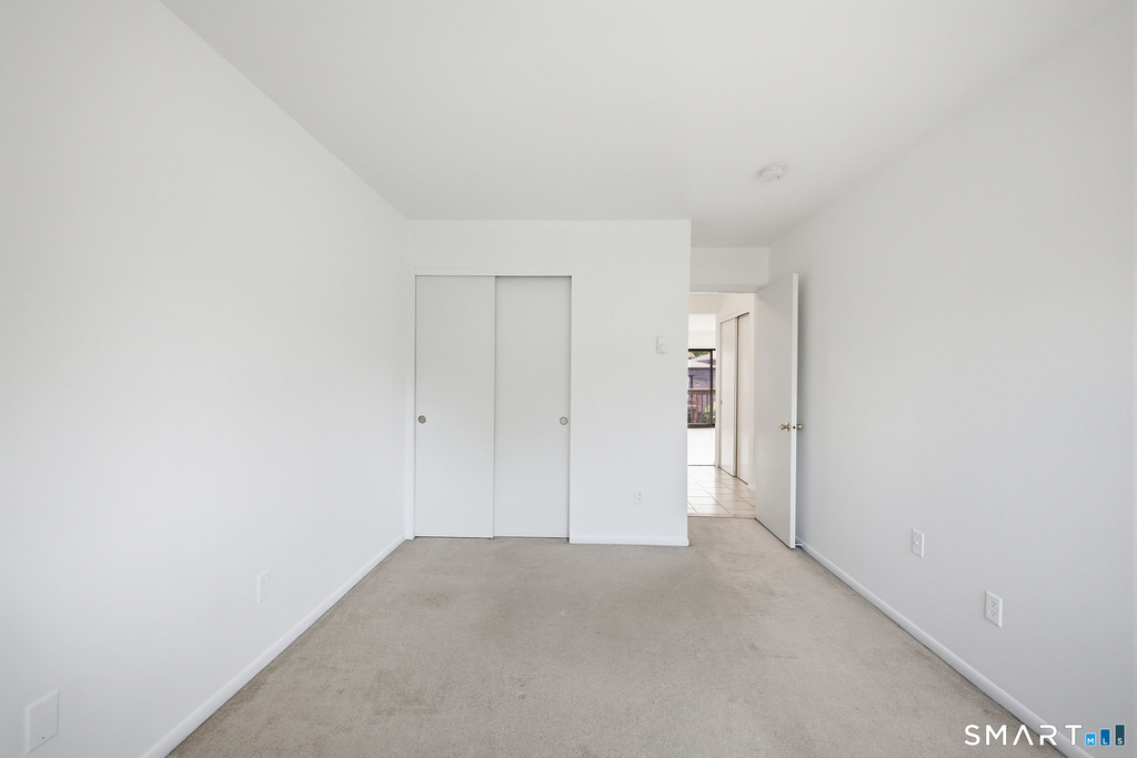 255 Strawberry Hill Avenue - Photo 15
