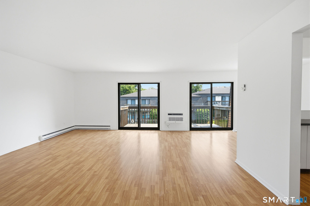 255 Strawberry Hill Avenue - Photo 4