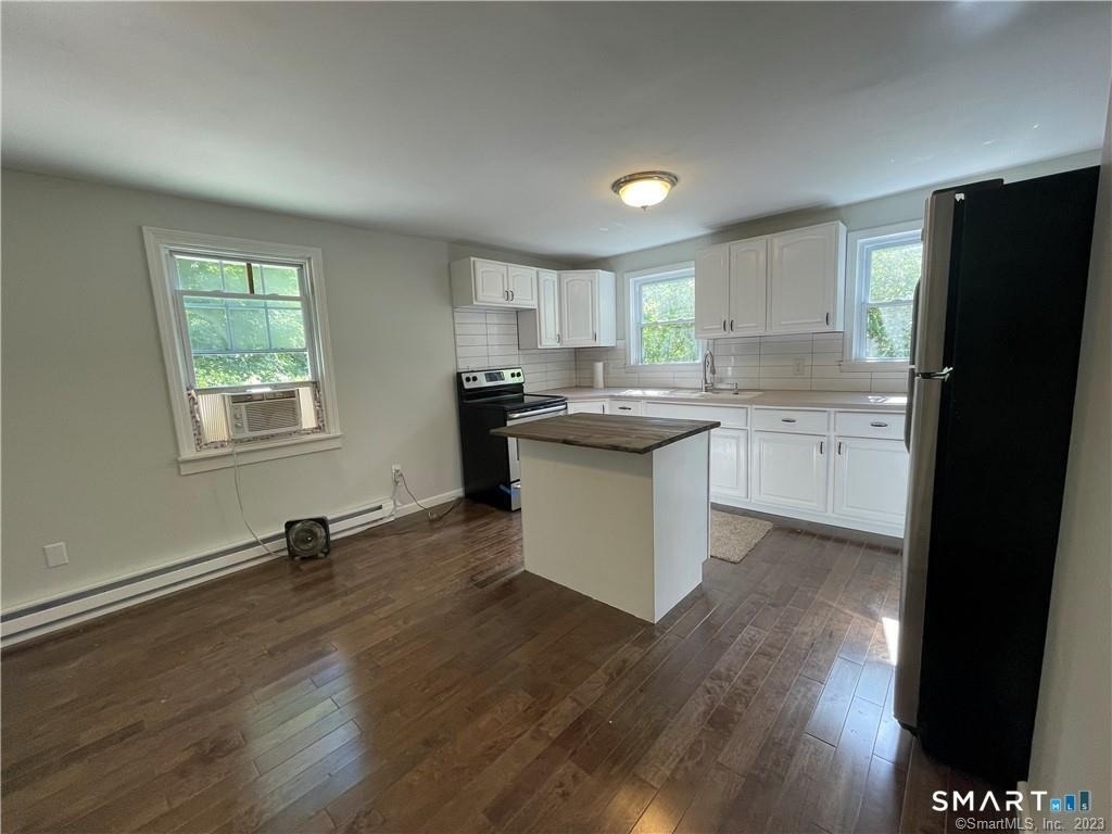 155 Riverside Drive - Photo 2