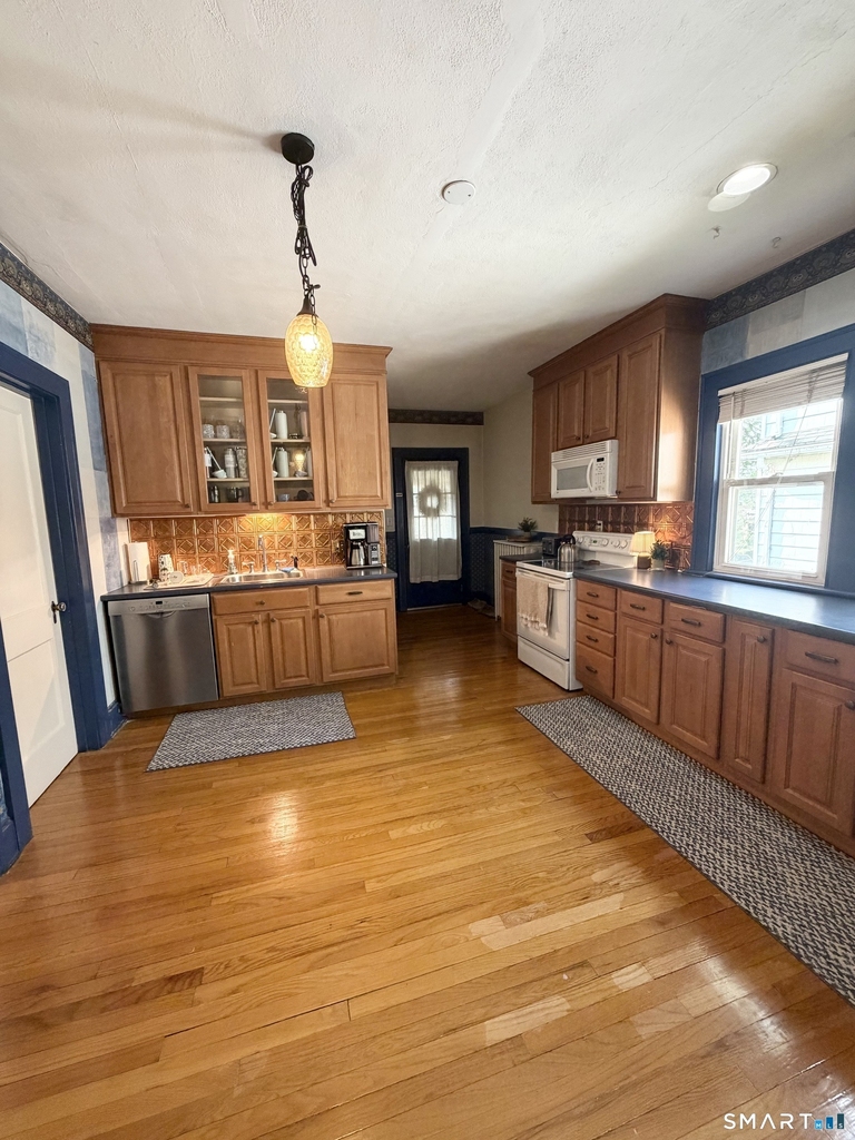 118 Cambridge Street - Photo 4