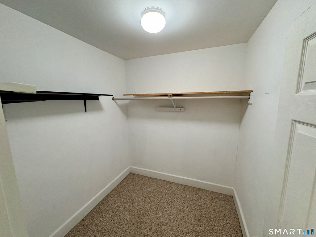 565 Sylvan Avenue - Photo 7
