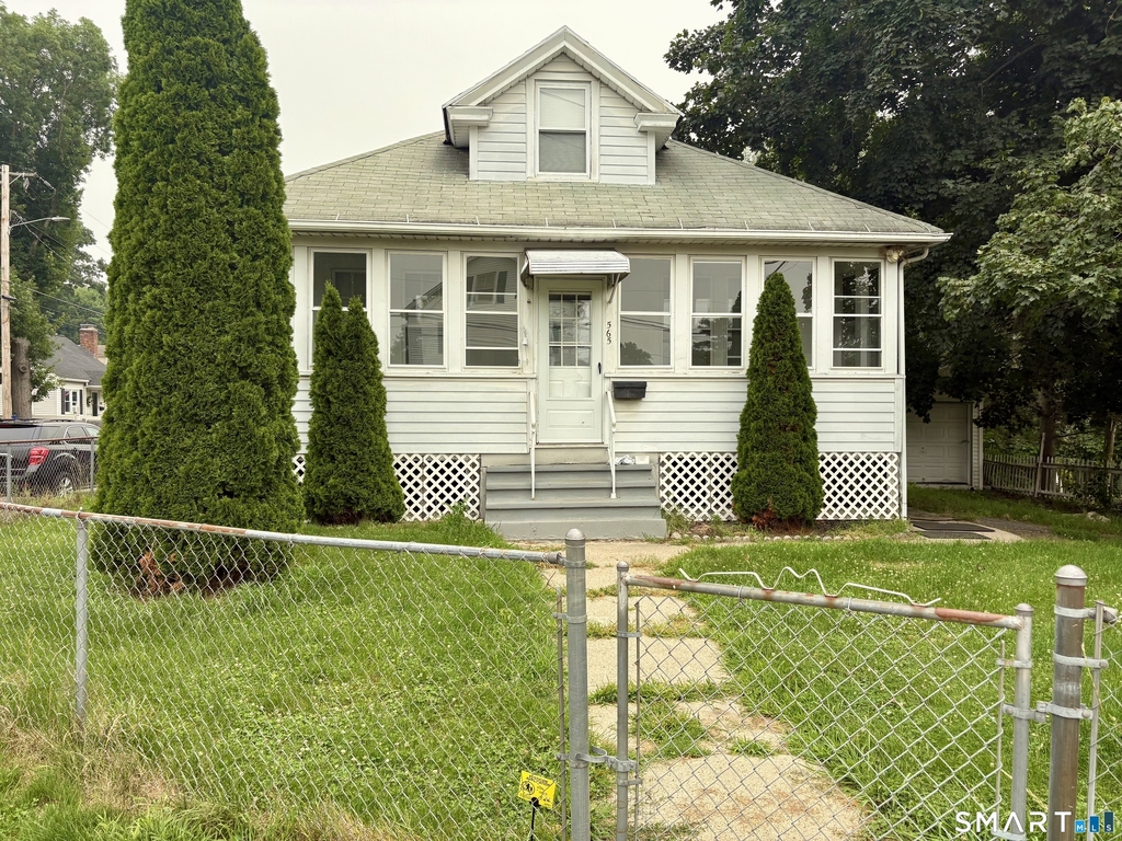 565 Sylvan Avenue - Photo 0