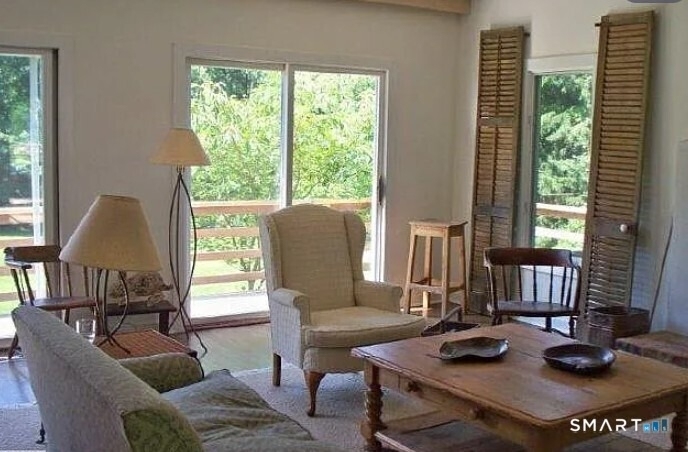 335 Greens Farms Road - Photo 2