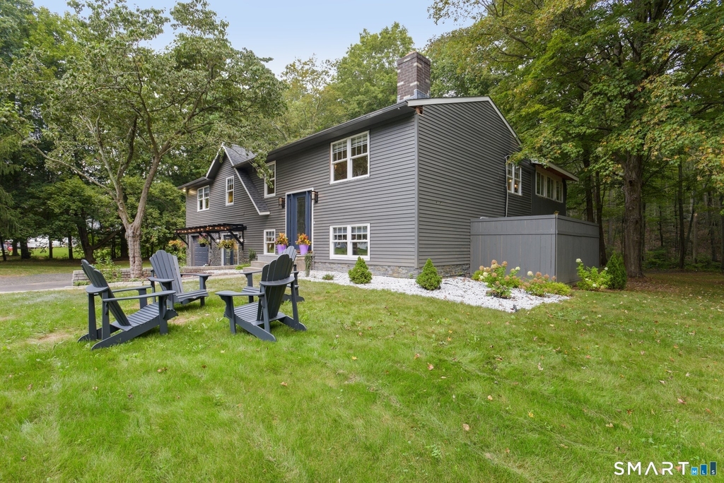 85 Michael Drive - Photo 2