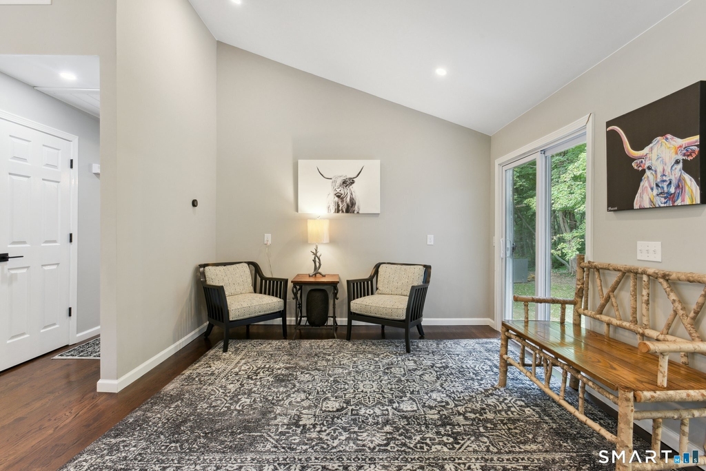 85 Michael Drive - Photo 6