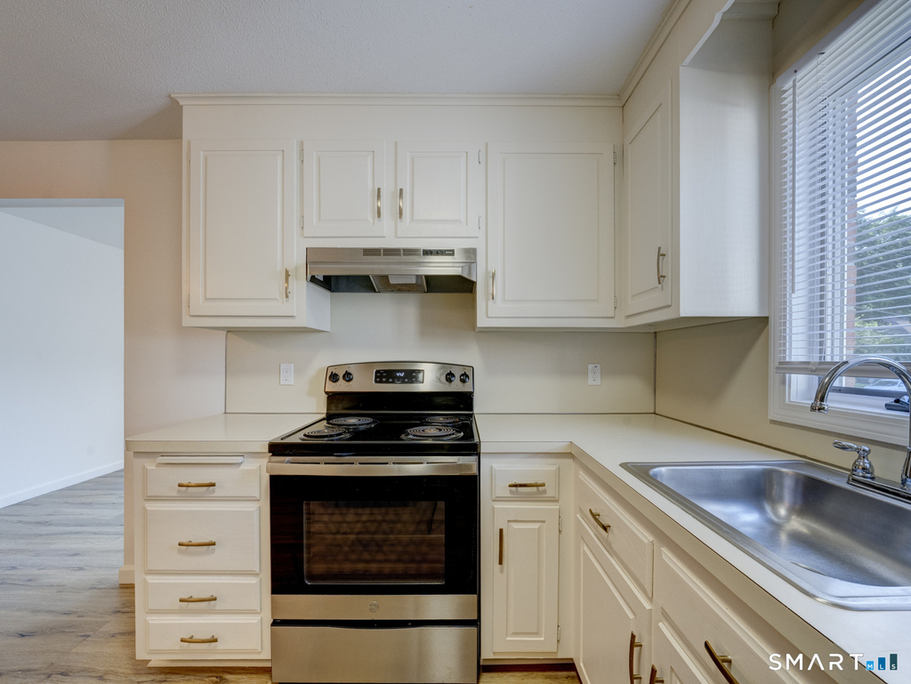 54 Oak Street - Photo 2