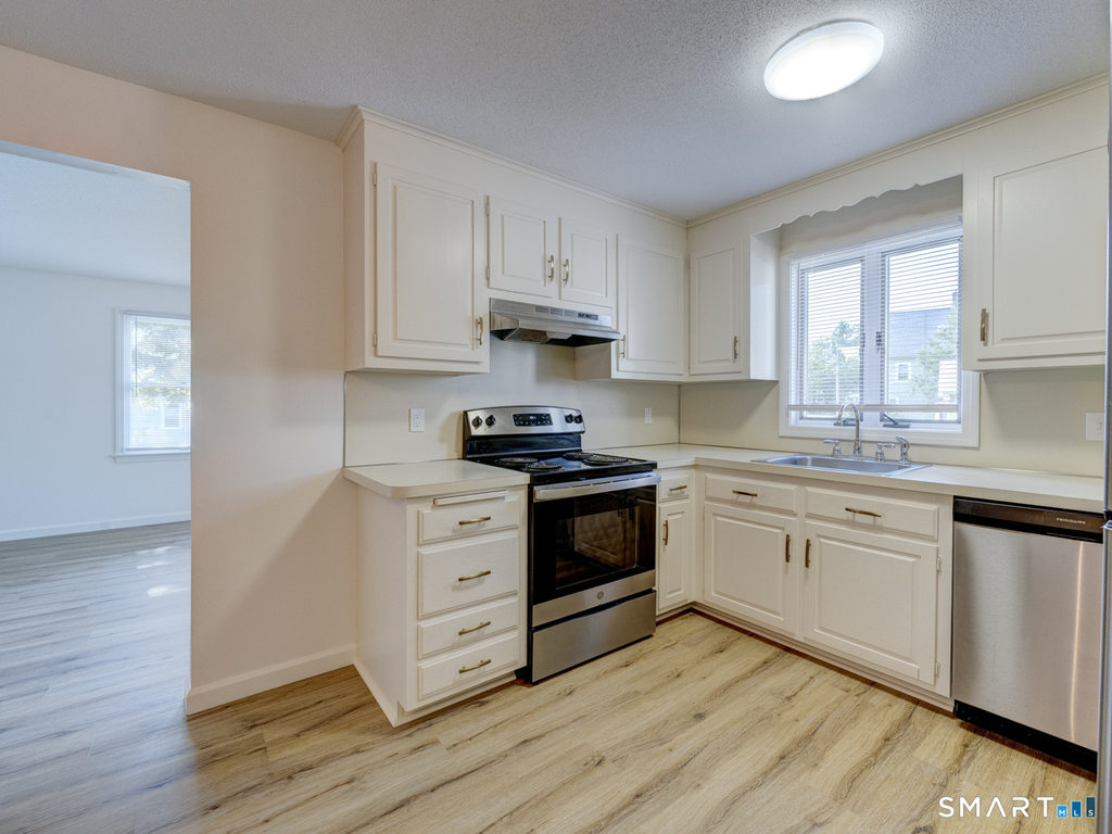 54 Oak Street - Photo 3