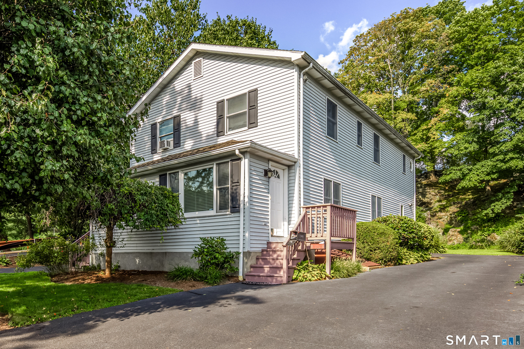 33 Green Lane - Photo 0