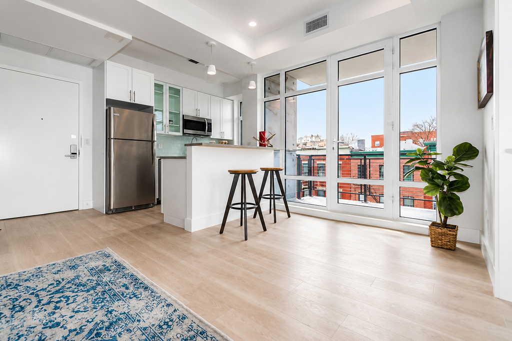 87 Rogers Avenue - Photo 1