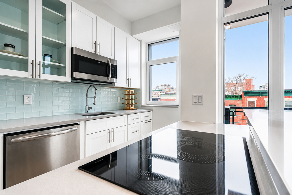 87 Rogers Avenue - Photo 2