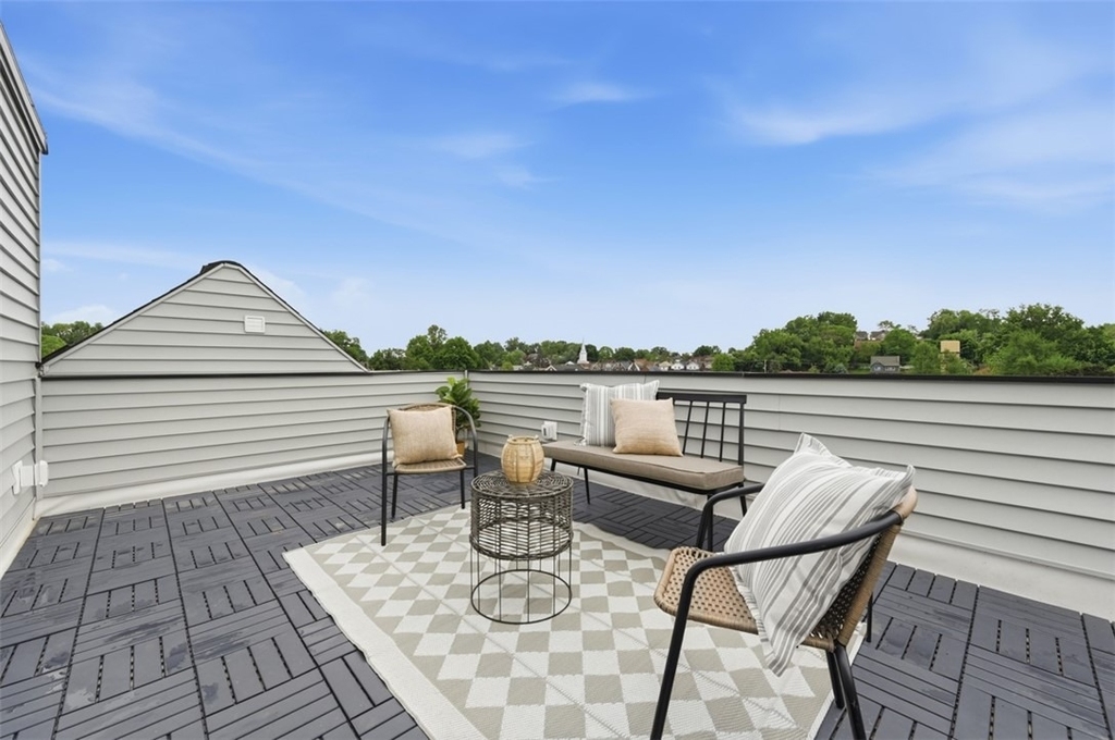 1361 Hawthorne St - Photo 33