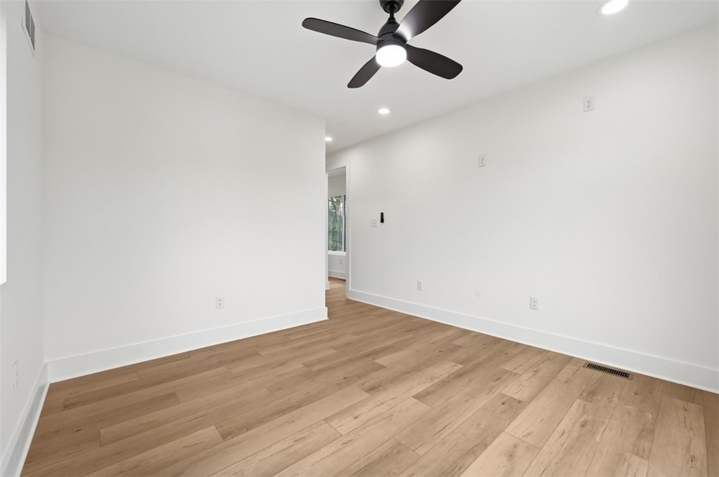 1361 Hawthorne St - Photo 26