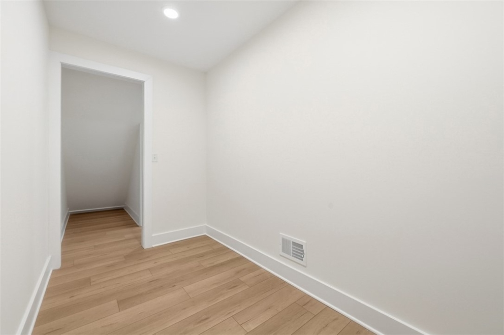 1361 Hawthorne St - Photo 30
