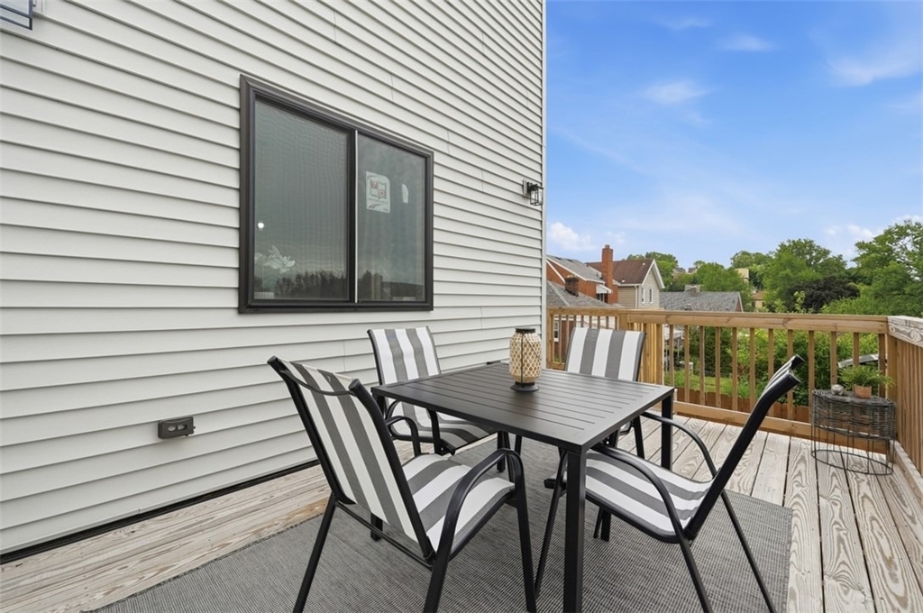 1361 Hawthorne St - Photo 36