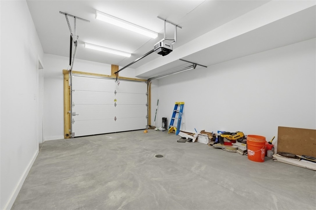 1361 Hawthorne St - Photo 39
