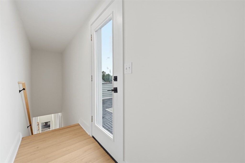 1361 Hawthorne St - Photo 15