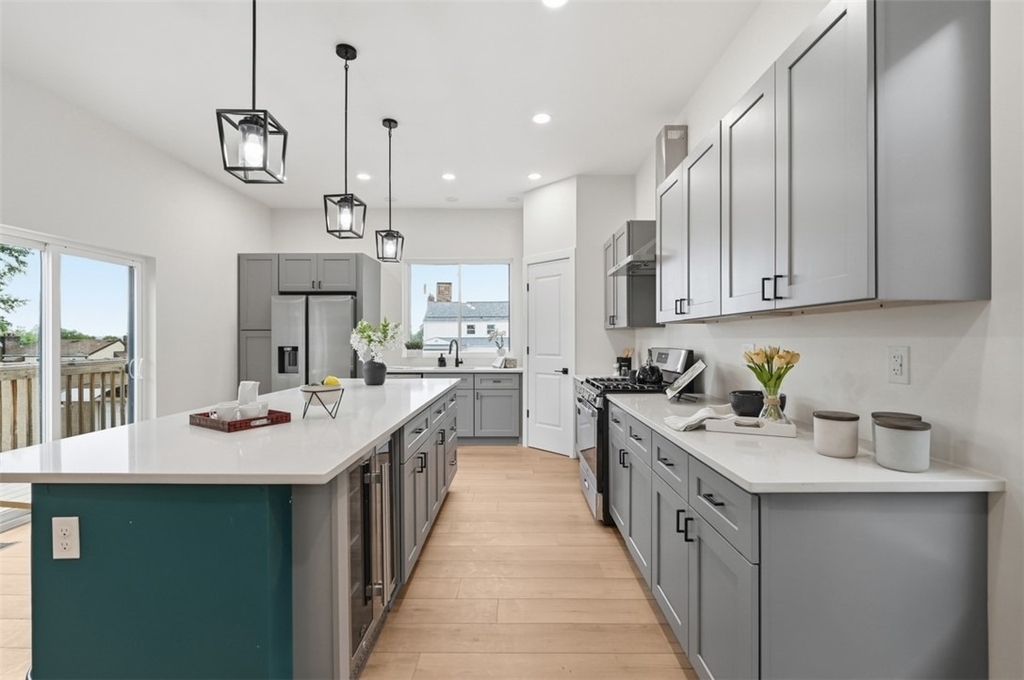 1361 Hawthorne St - Photo 4