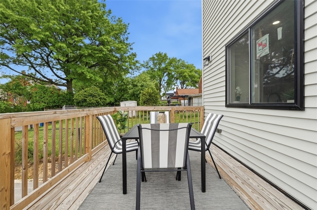 1361 Hawthorne St - Photo 35