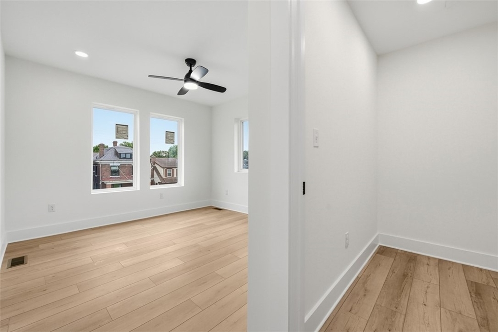 1361 Hawthorne St - Photo 10
