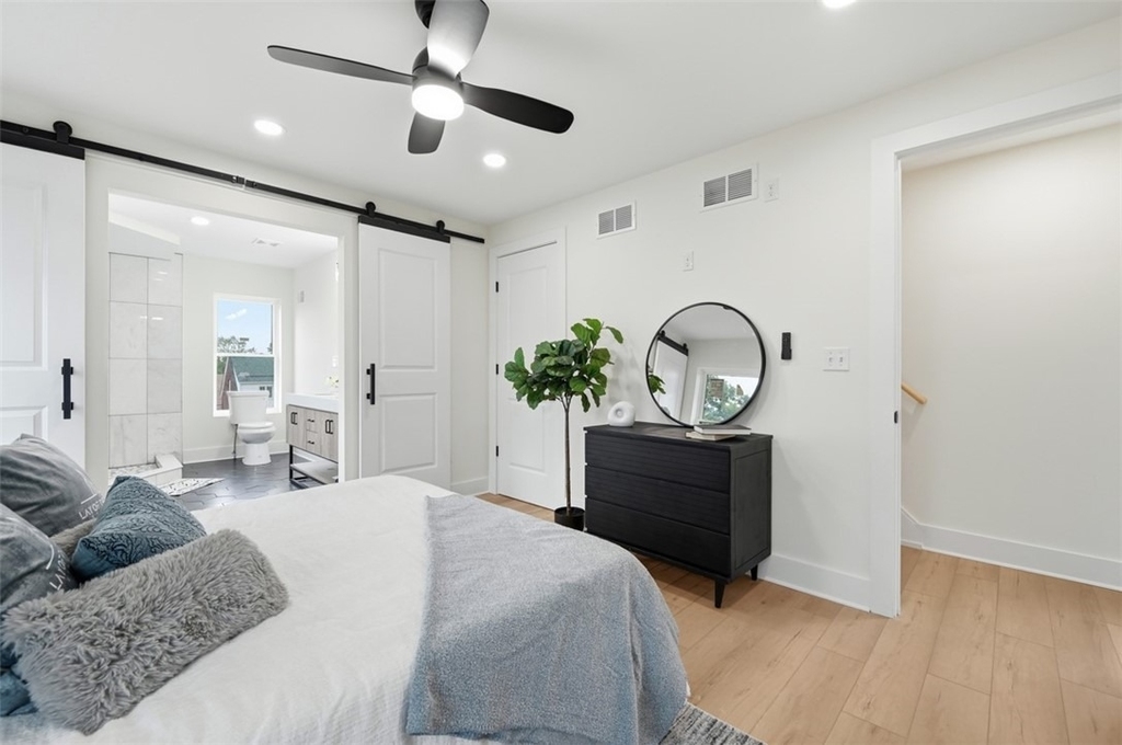 1361 Hawthorne St - Photo 13