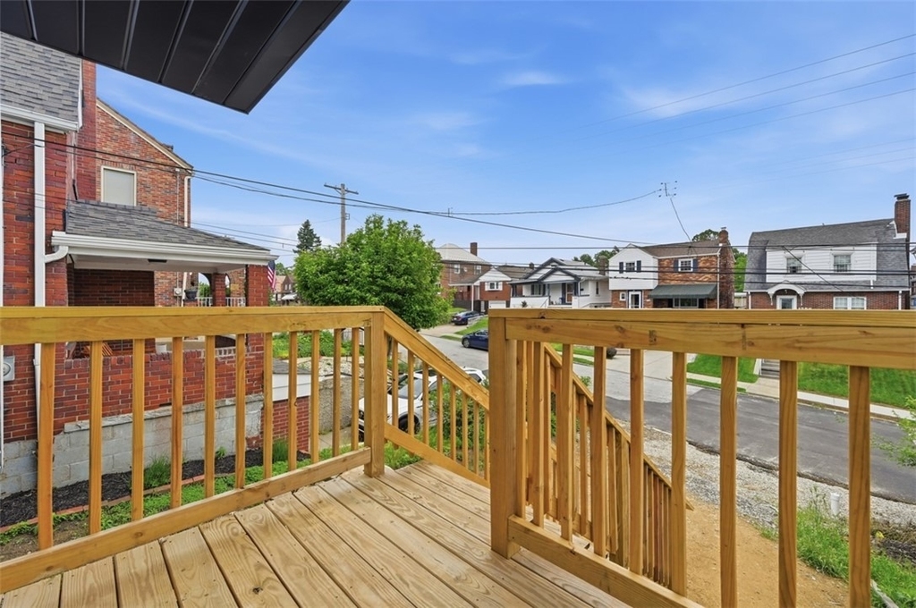 1361 Hawthorne St - Photo 32