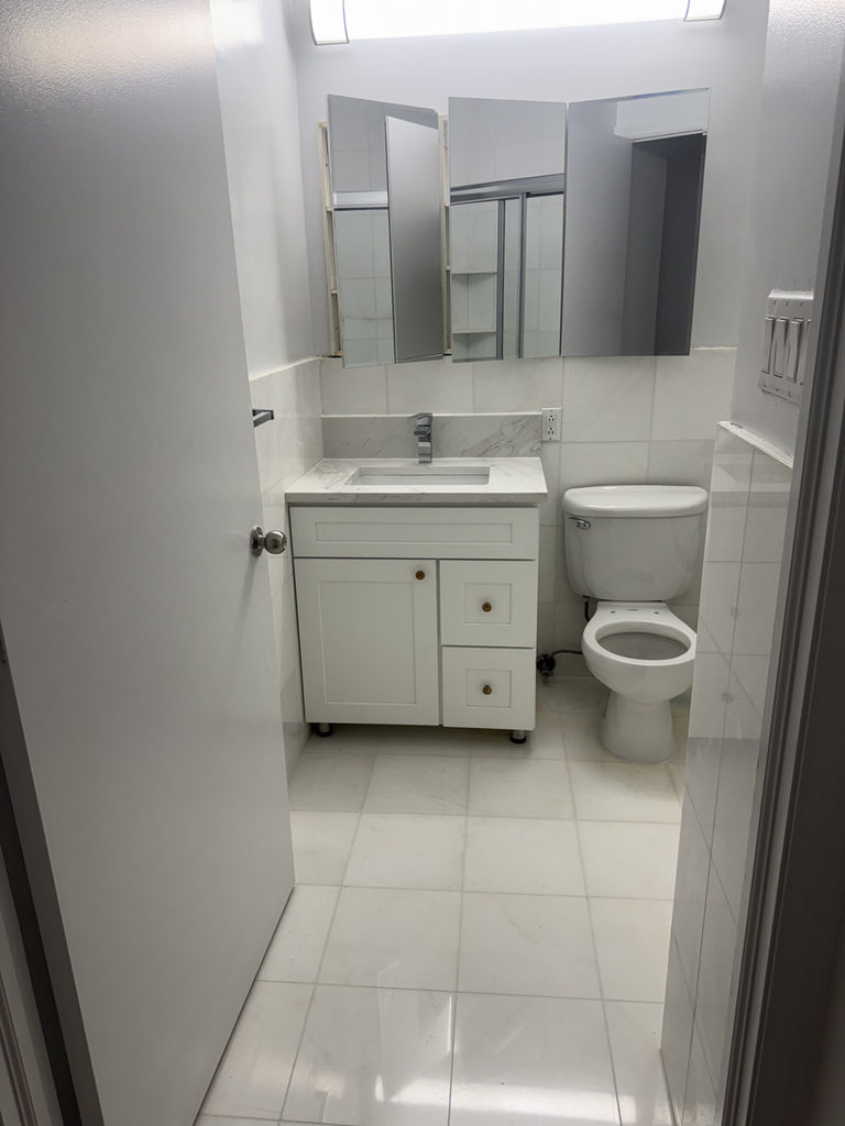 440 East 78th Street - Photo 4