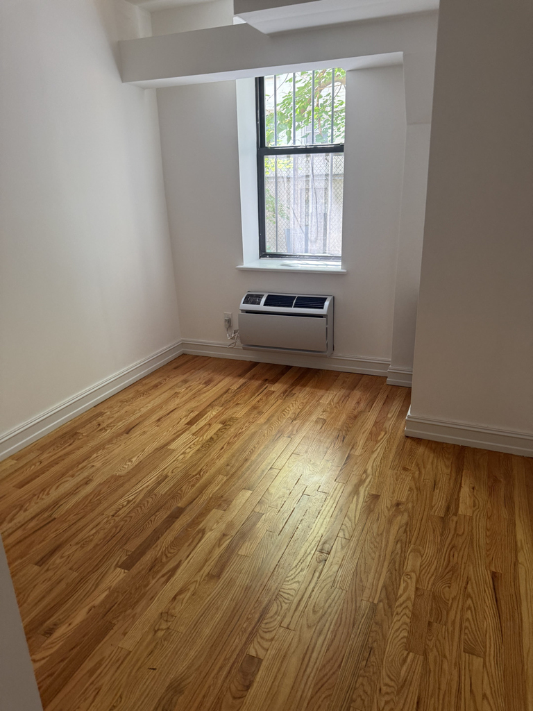 440 East 78th Street - Photo 8